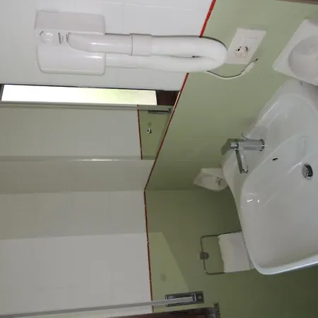 مكان تخييم Zeus